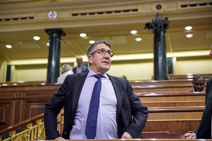 El portavoz del PSOE en el Congreso Patxi López, durante una sesión plenaria, en el Congreso de los Diputados, a 29 de marzo de 2023, en Madrid (España).