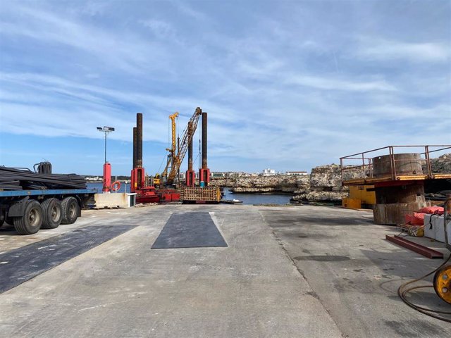 Obras en el puerto de Ciutadella