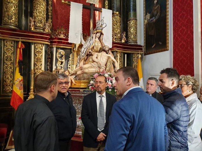 Junta, Ayuntamiento y Obispado de Guadix han visitado el camarín de la Virgen de las Angustias