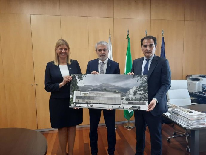 Inmaculada Hernández, Raúl Orellana y José Antonio Nieto