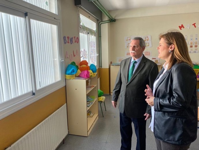 Vico y Piernagorda en la visita al CEIP Juan Alfonso de Baena.