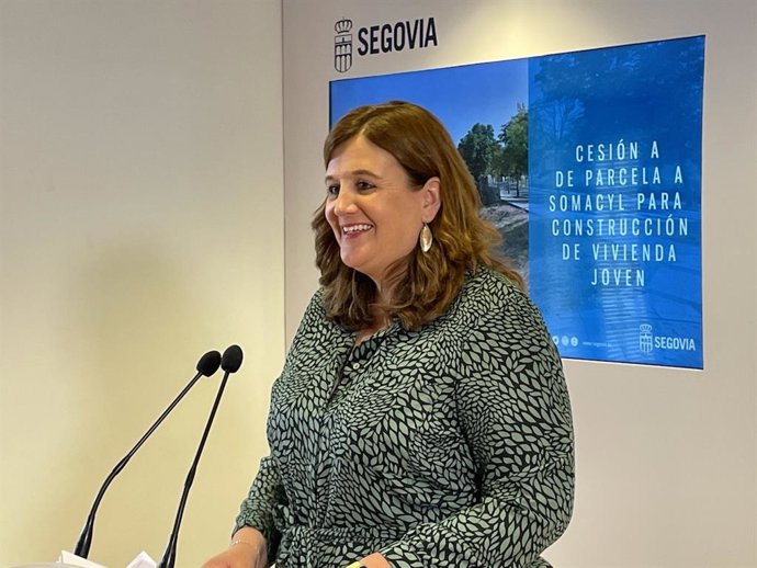 La alcaldesa anunciala cesión de la parcela a la Junta.