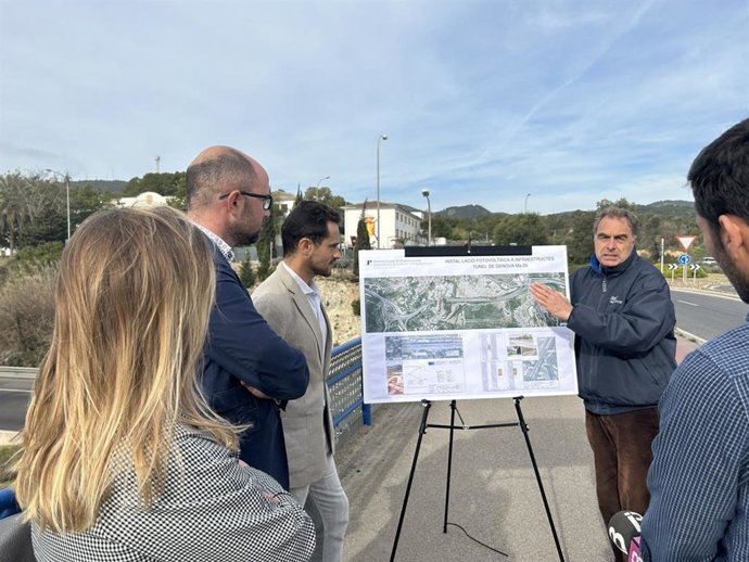 Mallorca presenta un proyecto para instalar paneles solares en la Ma-20 para iluminar el túnel de Génova.