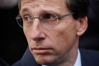 Almeida, contrario a los "vientres de alquiler", ve "razonable" abrir un debate "sosegado" sobre gestación altruista