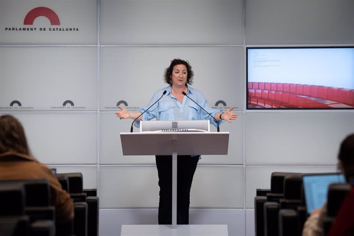 La portavoz del PSC en el Parlament, Alícia Romero, en rueda de prensa.