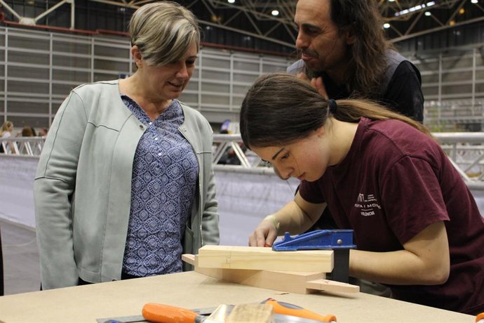 La consellera d'Educació, Raquel Tamarit, visita les Skills valencianes