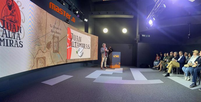 Un momento de la presentación de la Ruta Turística Juan Altamiras, en las instalacciones de MasterD