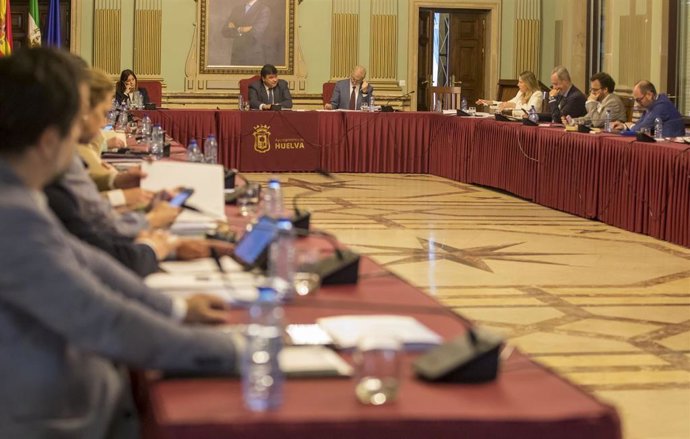 Pleno extraordinario del Ayuntamiento de Huelva para tratar los presupuestos de 2023.