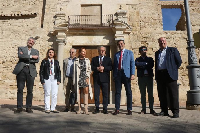 Presentación de la restauración de la puerta almohade, en su interior, y barroca, en su exterior, del Alcázar de los Reyes Cristianos de Córdoba, situada junto a la Ribera.