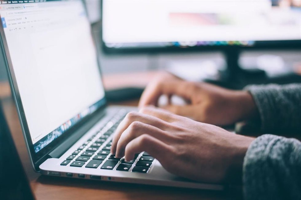 Archivo - El Ayuntamiento de Vitoria-Gasteiz oferta 50 plazas de teletrabajo para el personal funcionario