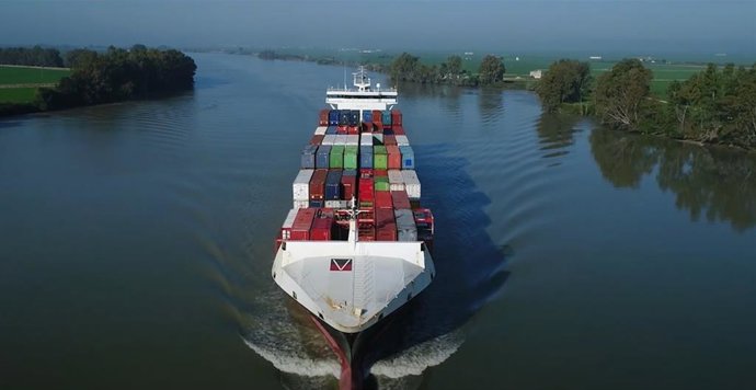 La Autoridad Portuaria de Sevilla (APS) participa en el proyecto europeo Iwett, InlandWaterway use of Egnos for Tracking and Tracing, que posibilita gracias a satélites geoestacionarios aumentar la precisión del posicionamiento de los buques.