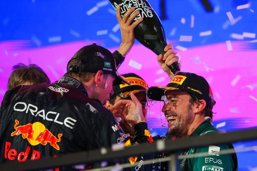 Podio del Gran Premio de Arabia Saudí con Fernando Alonso.