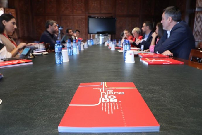 Presentación del libro 'The place to be', una herramienta para atraer inversiones a la Comunitat Valenciana