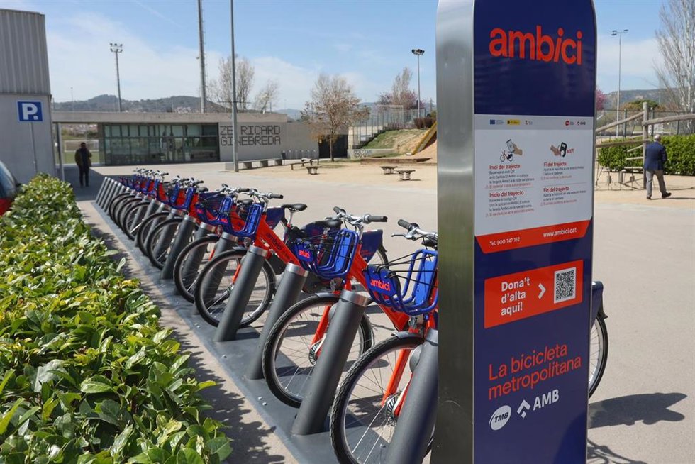 Una parada del 'AMBici' en Molins de Rei (Barcelona).