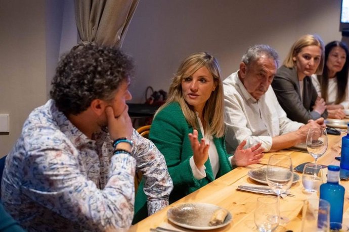 La portavoz de CS y candidata a la presidencia al Govern balear, Patricia Guasp, en un almuerzo-coloquio con comerciantes de Afedeco.