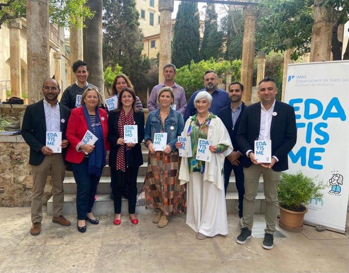 La consellera de Derechos Sociales y presidenta del IMAS, Sofía Alonso , durante la presentación del ilbro 'Edatisme'