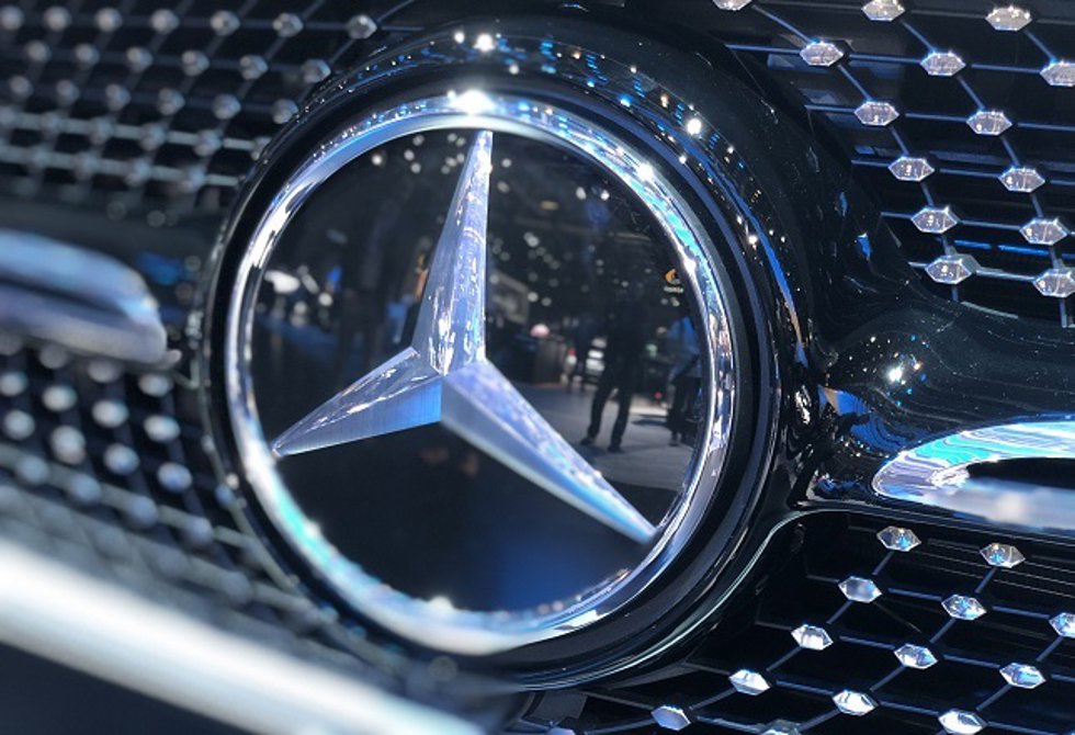 Archivo - Logo Mercedes-Benz