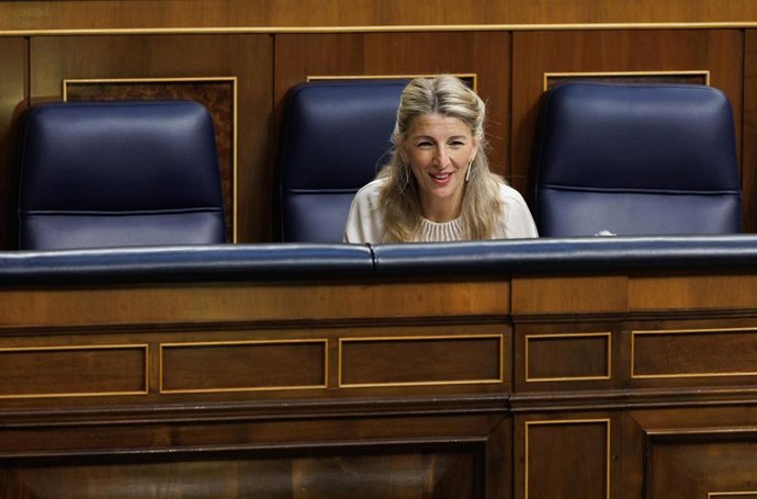 La vicepresidenta segunda y ministra de Trabajo y Economía Social, Yolanda Díaz, durante una sesión plenaria en el Congreso de los Diputados, a 30 de marzo de 2023, en Madrid (España). 