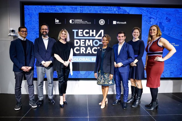 Los finalistas del Tech4Democracy Challenge, el certamen mundial de startups tecnológicas por la democracia organizado por IE University.