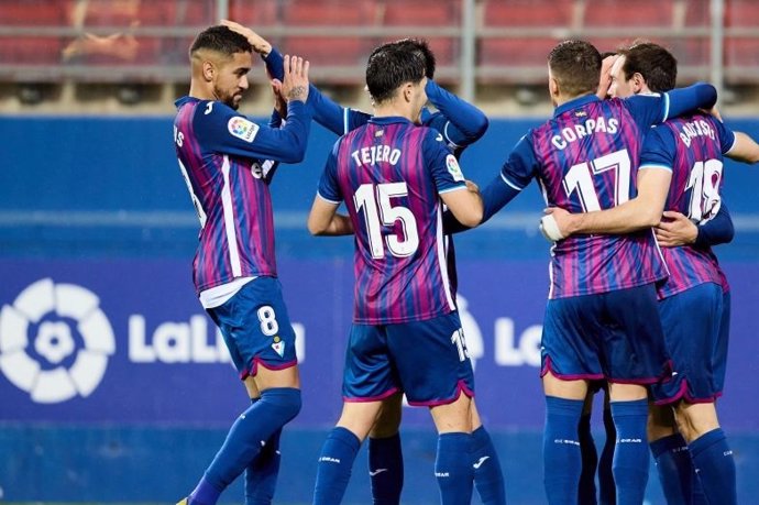 Archivo - Los jugadores de la SD Eibar celebran un tanto en un encuentro de esta temporada 2022-23 contra el Ibiza.