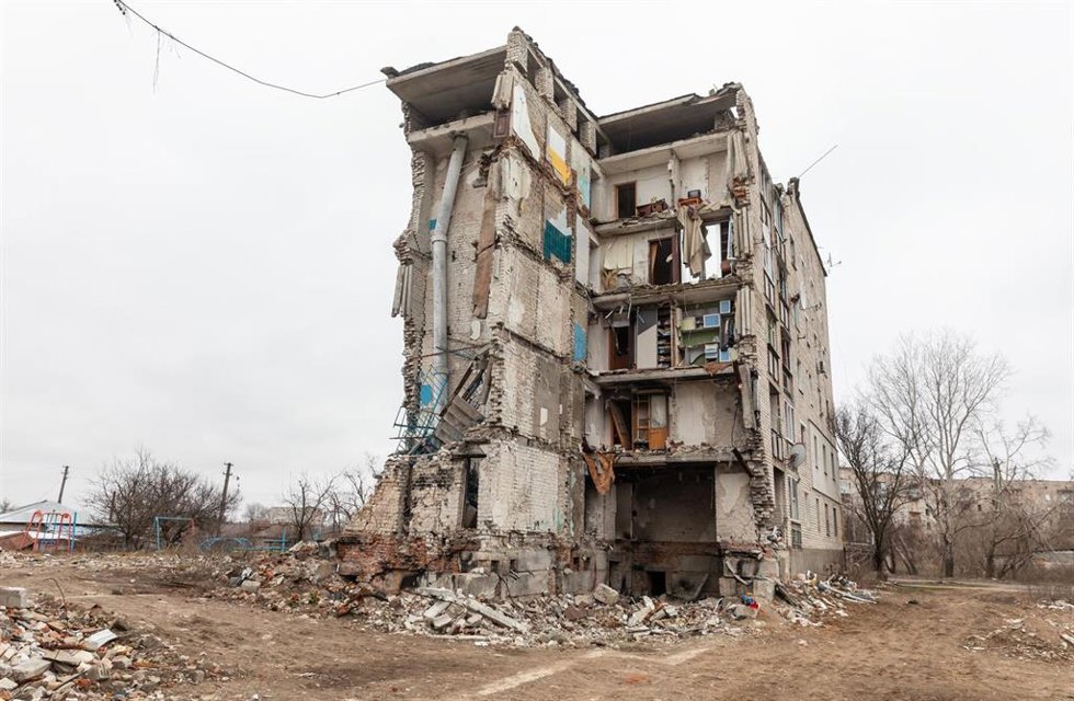 Edificio destruido en Izium, Ucrania
