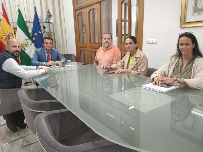 Reunión entre CCOO y el alcalde, José María Bellido para abordar la situación de los trabajadores del comercio ante la ampliación de la ZGAT.