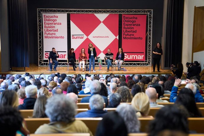 La vicepresidenta segunda del Gobierno y ministra de Trabajo y Economía Social, Yolanda Díaz, durante un acto de escucha de Sumar, a 4 de marzo de 2023, en Santander, Cantabria  (España). 
