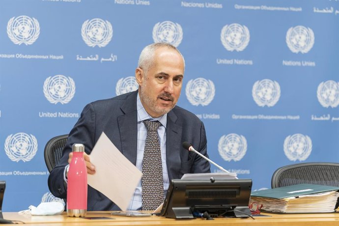 Archivo - September 27, 2021, New York, New York, United States: Briefing by the Spokesperson for the Secretary-General Stephane Dujarric with guest Collen Vixen Kelapile President of the United Nations Economic and Social Council at UN Headquarters.