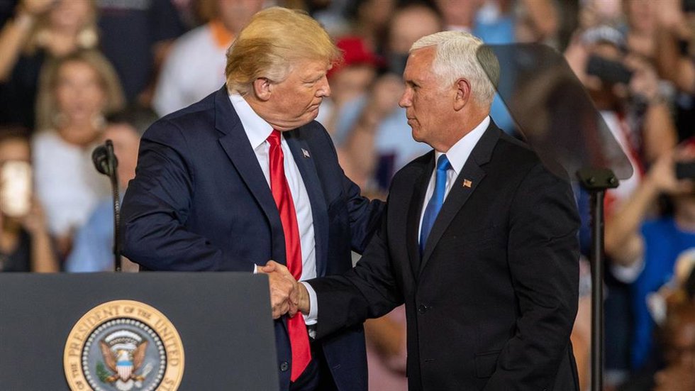 Archivo - El expresidente de Estados Unidos Donald Trump y el exvicepresidente Mike Pence