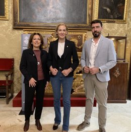 Los regidores de CS en Cort Joana Capó, Eva Pomar y Alejandro Escriche.