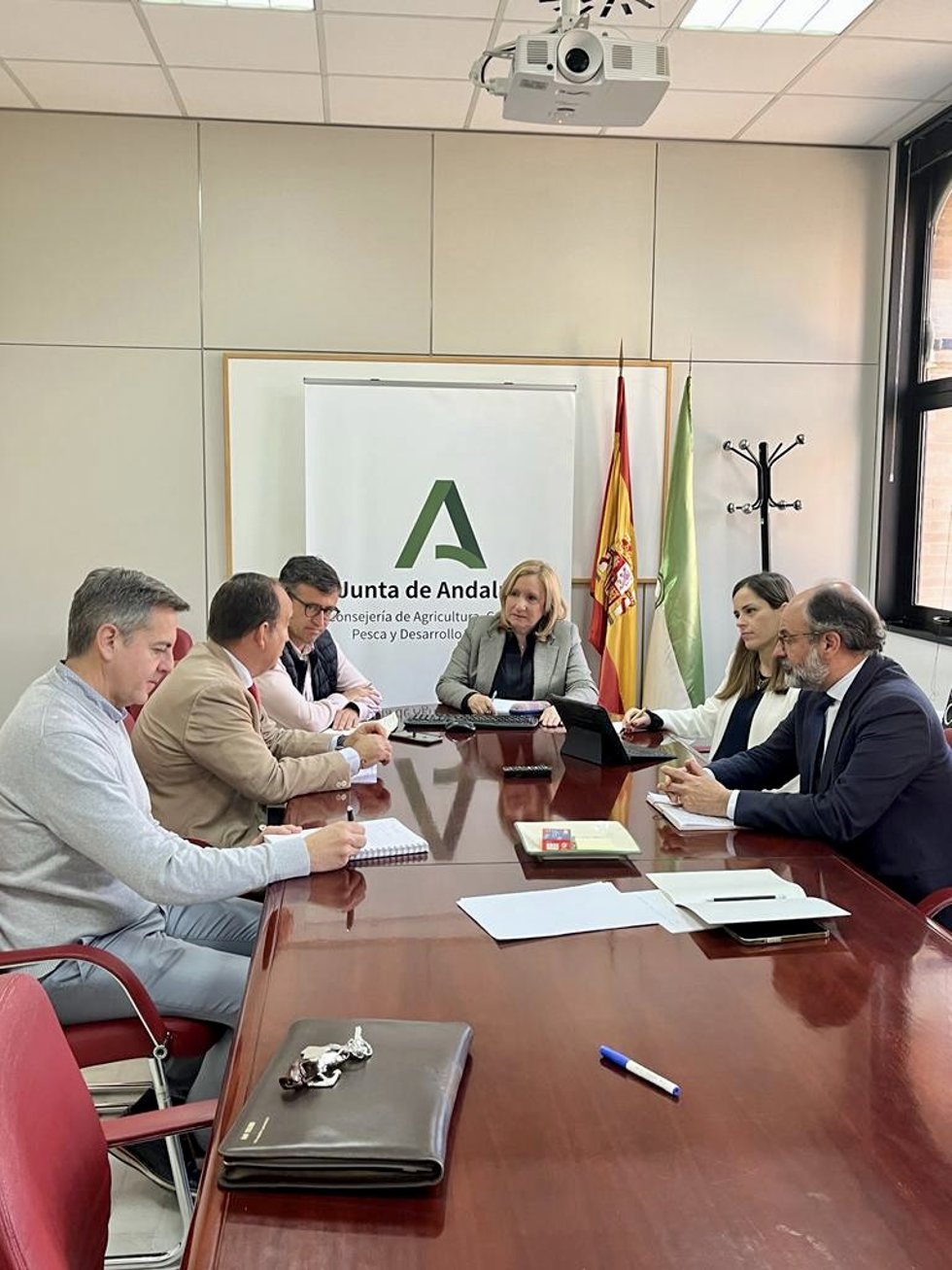 Np Capadr  Junta Y Asociafruit Piden Ayudas De Programas Operativos A La Producción De Frutales De Hueso