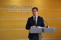 Alcalde de El Ejido dice que "intentarán recuperar" 58,8 millones malversados en 'Poniente' como "únicos perjudicados"