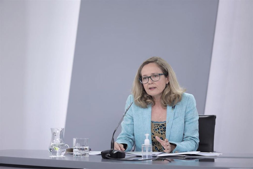 Archivo - La vicepresidenta primera del Gobierno y ministra de Asuntos Económicos y Transformación Digital, Nadia Calviñ, a 27 de julio de 2021.