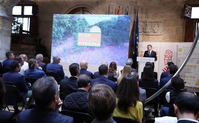 El presidente de la Generalitat, Ximo Puig, presenta el Plan Integral Citrícola 2023-2030