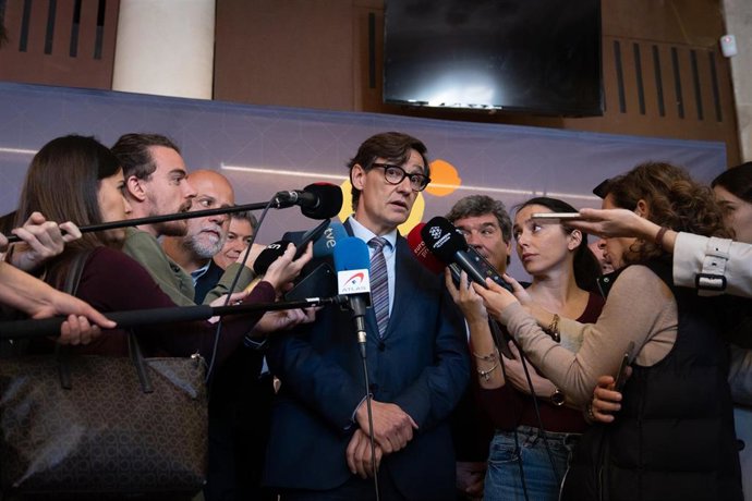 El líder del PSC, Salvador Illa, en declaraciones desde Terrassa.