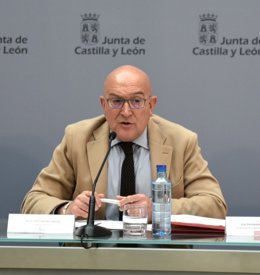 Junta y sindicatos firman el preacuerdo de convenio colectivo del personal laboral de la Administración