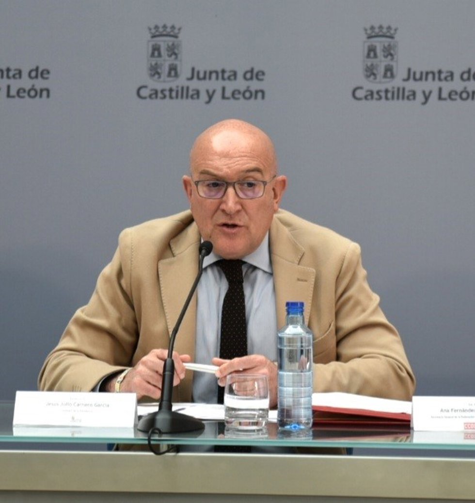 Junta y sindicatos firman el preacuerdo de convenio colectivo del personal laboral de la Administración
