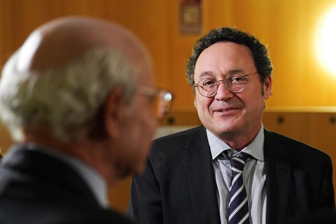 O fiscal xeral do Estado, Álvaro García Ortiz, participa nunha mesa redonda sobre os mecanismos de defensa do patrimonio cultural, a 31 de marzo de 2023, en Santiago de Compostela