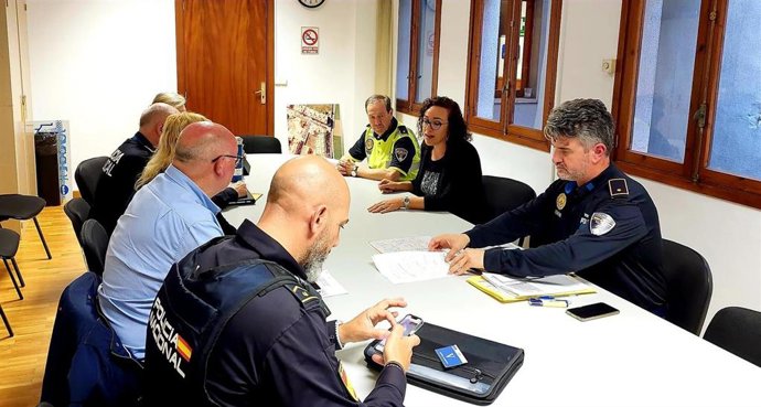 Cort decreta servicios mínimos del 100% el Jueves y el Viernes Santo en la huelga de la grúa.