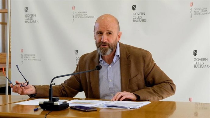 EL director general de Agricultura, Ganadería y Desarrollo Rural, Fernando Fernández, durante la rueda de prensa