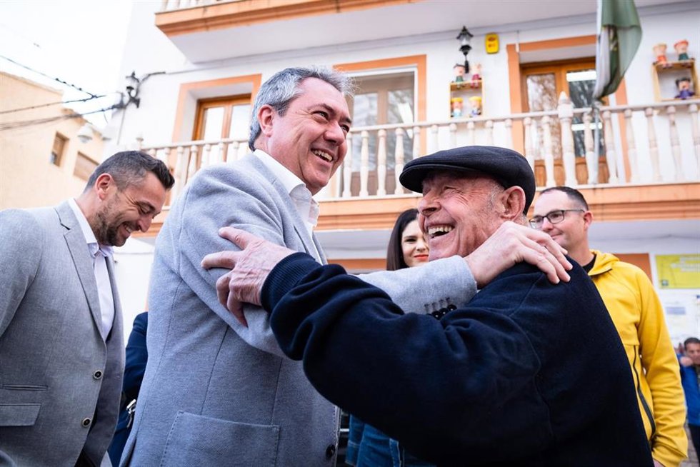 El secretario general del PSOE de Andalucía, Juan Espadas, este viernes durante su visita a Chirivel (Almería).
