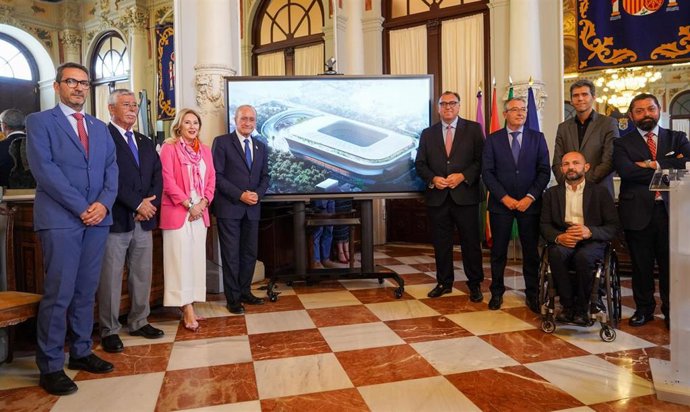 Presentación del estudio de ampliación y reestructuración del campo de fútbol de la Rosaleda