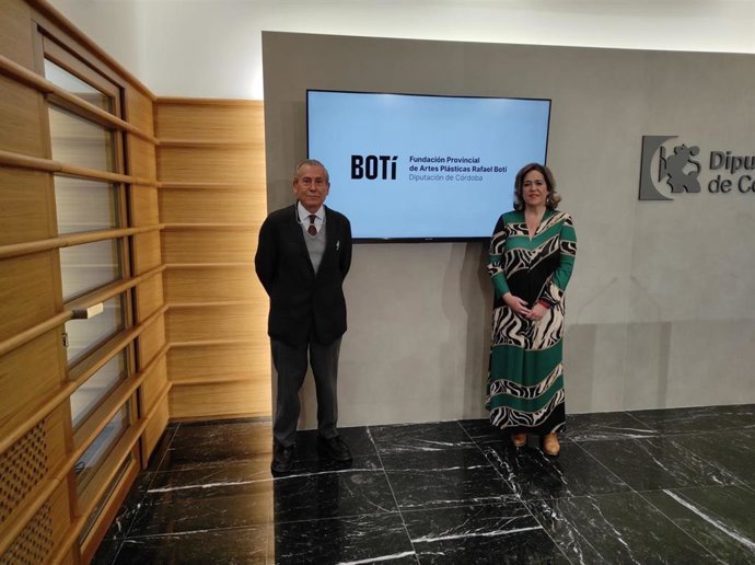 La delegada de Cultura en la institución provincial y presidenta de la Fundación Botí, Salud Navajas, junto a Francisco Daroca.