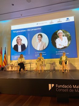 Entrevista a las directivas hoteleras Carmen Riu (RIU Hotels) y Sabina Flux (Iberostar), conducida por la presidenta de la FEHM, María Frontera, en la II Cumbre de Destinos Sostenibles en Palma.
