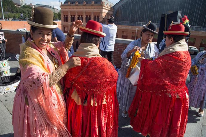 Mujeres de la comunidad aimara, en una movilización en Madrid.