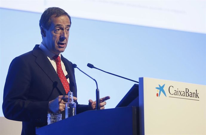 Gortázar interviene durante una Junta