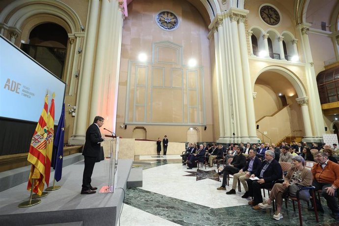 El acto ha tenido lugar en la Sala de la Corona.