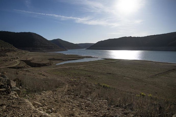 Imágenes de la sequía en el pantano de Rialb esta semana