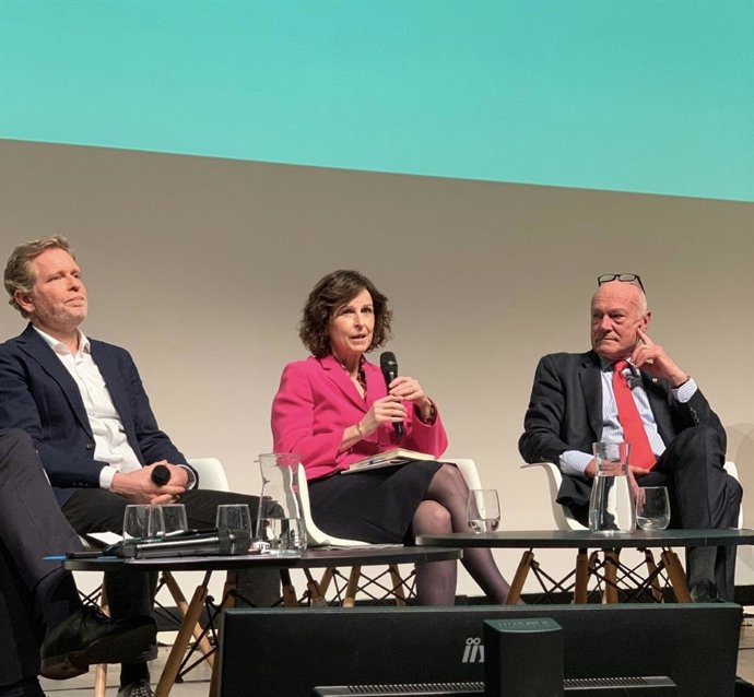 La secretaria general de Acción Exterior del Gobierno Vasco, Marian Elorza, en un foro en Burdeos.