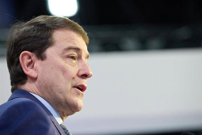 Archivo - El presidente de la Junta de Castilla y León, Alfonso Fernández Mañueco, interviene durante la tercera jornada de la Feria Internacional de Turismo, Fitur 2023, en IFEMA Madrid, a 20 de enero de 2023, en Madrid (España). 